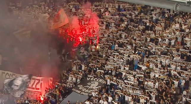 Choc in Spezia-Bari: tifoso cade nel fossato, match sospeso