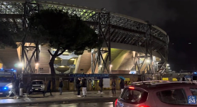 Diluvio a Napoli, ecco la situazione allo stadio Maradona prima della partita | VIDEO