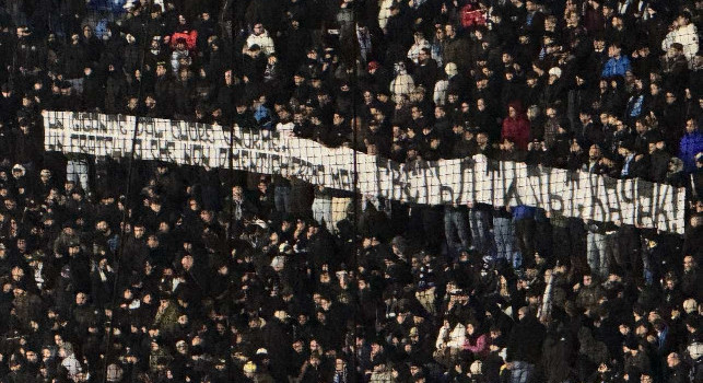 Napoli-Qarabag, striscione in Curva A: Un fratello che non dimenticheremo mai | FOTO