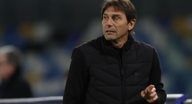 Conte verso la decisione sul modulo che il Napoli 'indosser&agrave;' domani sera contro la Juventus