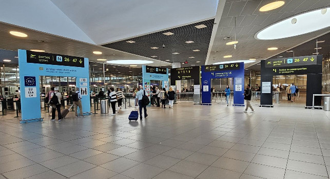 Sciopero aerei, voli cancellati: i napoletani a Lisbona non sanno come tornare a casa dopo la partita