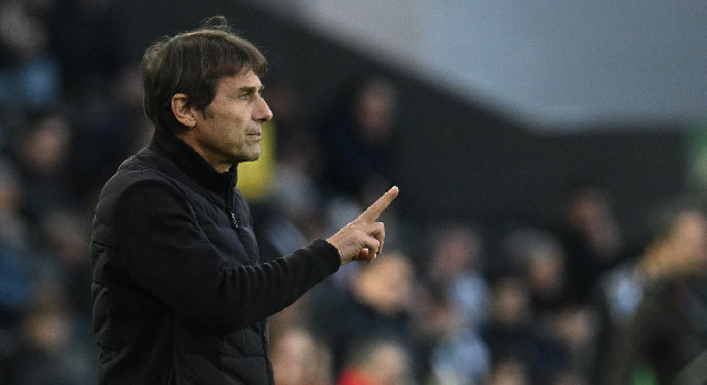 Conte cambia all'intervallo: fuori Spinazzola, dentro Gutierrez