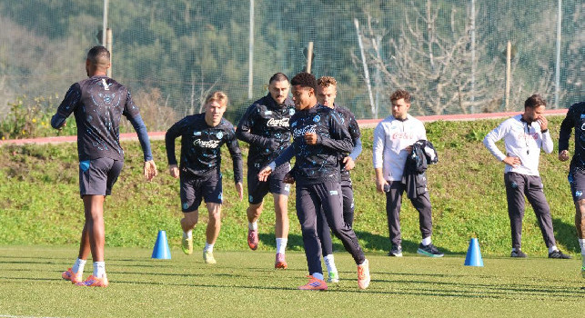 Il Napoli oggi lavora a Castel Volturno, domani la partenza per Riyadh: quattro gli assenti in Supercoppa