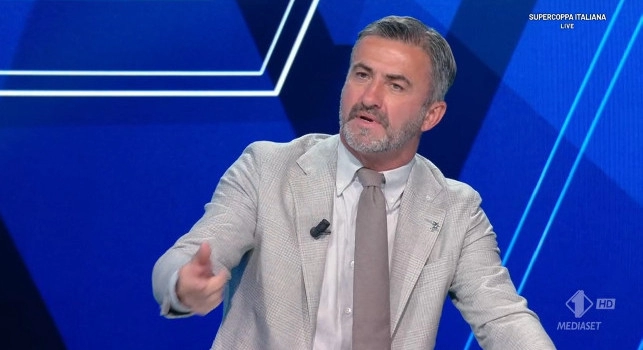 Non si può marcare Hojlund così: Napoli-Milan, la critica in diretta tv è durissima