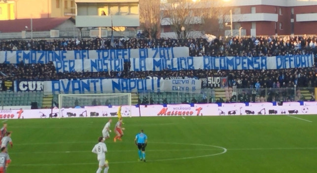 Ultras Napoli a Cremona, spunta un altro striscione esposto nel settore ospiti | FOTO