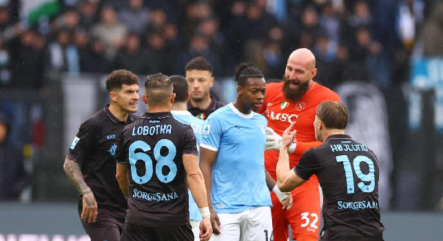 Rissa Lazio Napoli, ecco cos'ha scatenato il parapiglia in campo | FOTOGALLERY