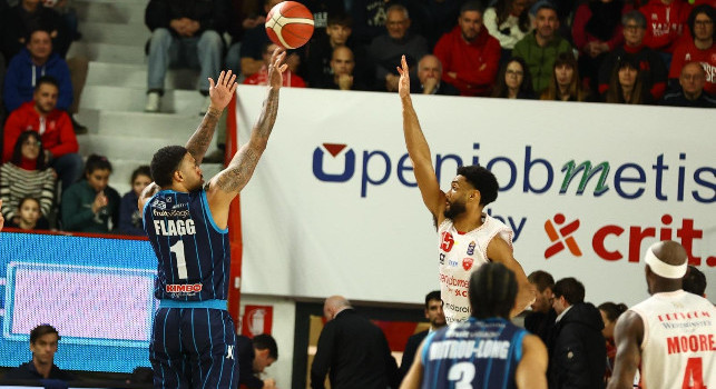 Napoli Basket ko nel finale contro Varese 84-80, Magro amarissimo: C'&egrave; grande rammarico, una percentuale scarsa ci condanna