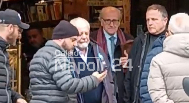 De Laurentiis avvistato in tarda mattinata nei pressi di piazza Municipio | VIDEO CN24