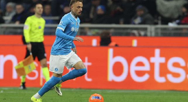 Calciomercato Napoli: ai dettagli la cessione di Lang al Galatasaray. Proposto un ex Atletico Madrid come sostituto