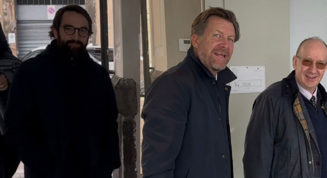 Pranzo Uefa Napoli-Chelsea a Palazzo Petrucci, non c'&egrave; De Laurentiis | VIDEO CN24