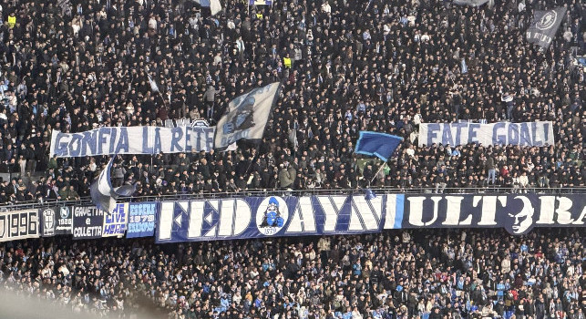 Fate goal!: striscione in Curva B, il Maradona carica gli azzurri | FOTO