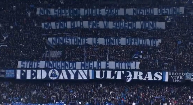 Napoli-Roma, striscione Curva B: Nonostante le tante difficoltà, state onorando maglia e città! | FOTO