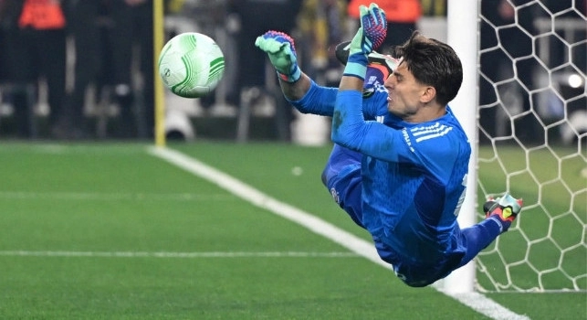 Tzolakis obiettivo del Napoli? Il portiere greco dell'Olympiacos ha un dettaglio che fa gola a molti club