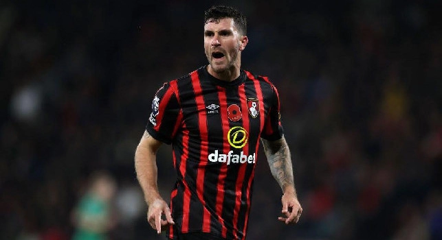 CaughtOffside - Il Napoli ha messo nel mirino Senesi del Bournemouth! Si libera a parametro zero, cinque club di Premier sull'argentino
