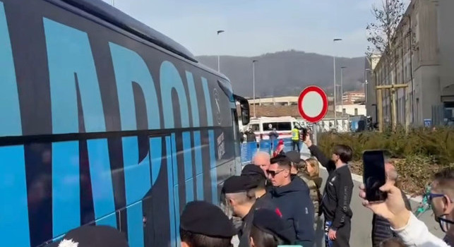 Atalanta-Napoli, squadre arrivate allo stadio! Insulti dai tifosi bergamaschi | VIDEO