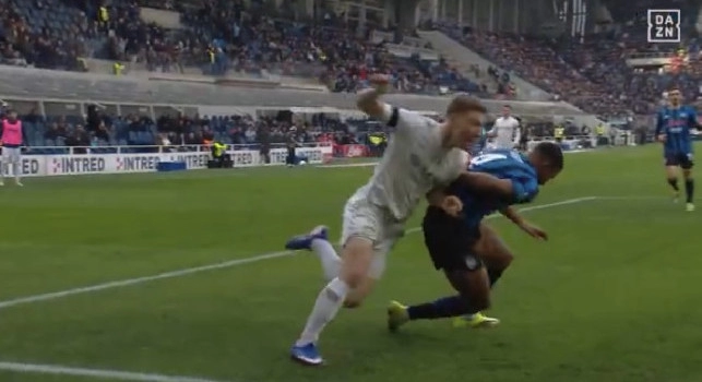 Atalanta-Napoli, il gol annullato a Gutierrez era regolarissimo: che scandalo!