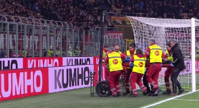 Infortunio Loftus-Cheek, esce dal campo in barella e con i denti rotti: cosa è successo in Milan-Parma