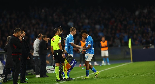 Ovazione al Maradona: entra Kevin De Bruyne! | FOTO