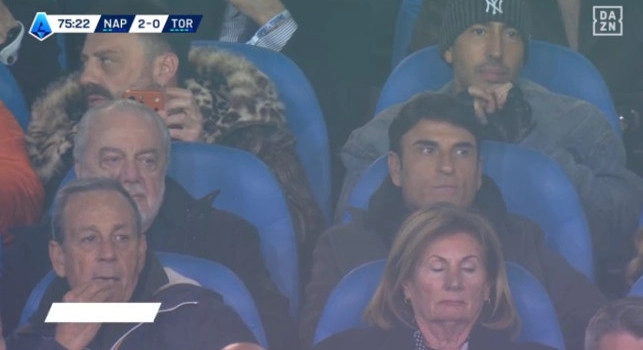 Napoli-Torino, Sal Da Vinci accanto a De Laurentiis: sorpresa alle spalle | FOTO