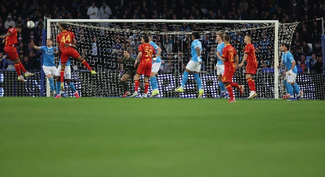 Napoli-Lecce 0-1, Maradona gelato: gol lampo dei salentini, Siebert sorprende Conte