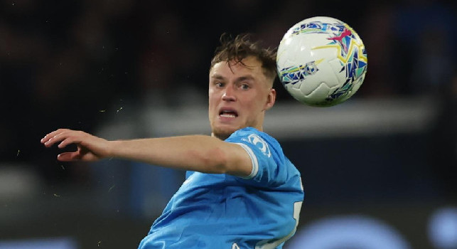 Beukema &egrave; il playmaker aggiunto del Napoli: statistiche pazzesche, in un dato &egrave; il migliore della Serie A!