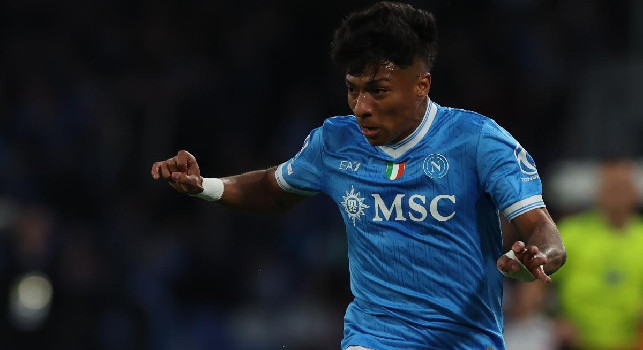 Romano su Alisson Santos: Credo che qualcuno debba chiedere scusa al Ds Manna, il Napoli &egrave; stato l&rsquo;unico club a ottenere il via libera dallo Sporting