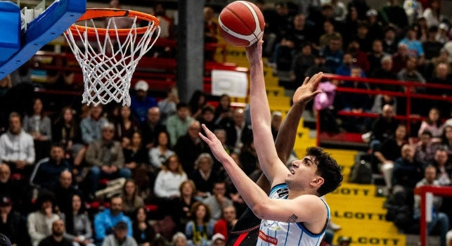 Guerri Napoli Basket, Caruso: Crediamo ancora ai playoff! I nuovi arrivi pronti al sacrificio, una presenza ci ha dato una carica in più | VIDEO
