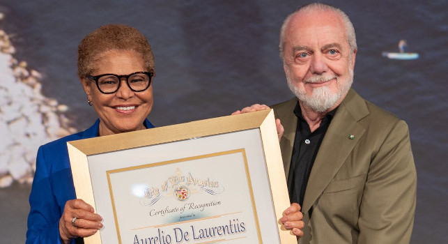 Karen Bass e De Laurentiis