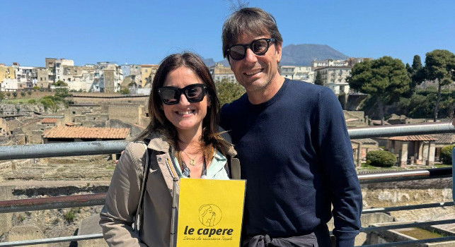 Conte in versione turista, ecco dov'&egrave; stato stamattina con sua moglie | FOTO