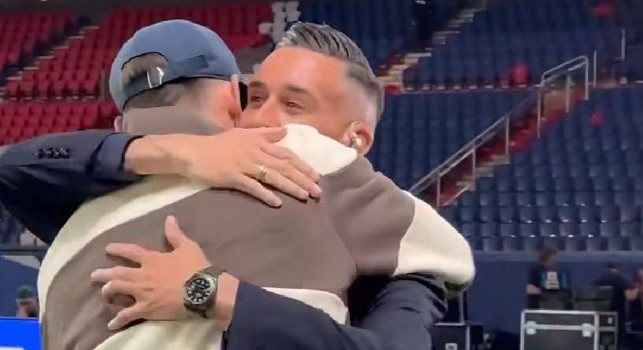 Callejon rivede Fabian Ruiz a Parigi, scatta l'abbraccio da brividi tra i due | FOTO