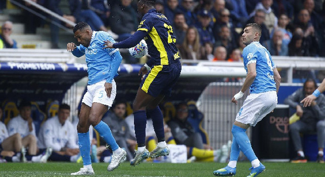 Pagelle Parma-Napoli: svuotare la trequarti, poi crossare senza centimetri, insomma tanti numeri inutili