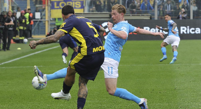Vedere De Bruyne nella zona del terzino destro &egrave; deprimente tanto quanto i 64 palloni toccati nell'area del Parma