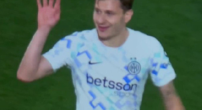 Gesto provocatorio di Barella in Como-Inter: esce dal campo coi fischi, arriva la reazione