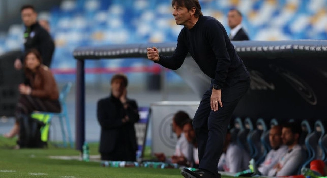 CdM, Zambardino attacca l'ambiente Napoli: la guardia pretoriana di Conte si dedica al troncare e sopire! L'idea del silenzio &egrave; grottesca