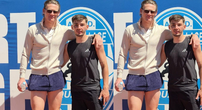 McTominay e Gilmour, relax da spettatori col padel: la struttura li 'tutela' cos&igrave; | FOTO
