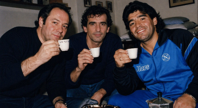 Verdone racconta: Mi trovai Maradona a casa di Troisi per un caff&egrave;, mi disse una cosa indimenticabile!