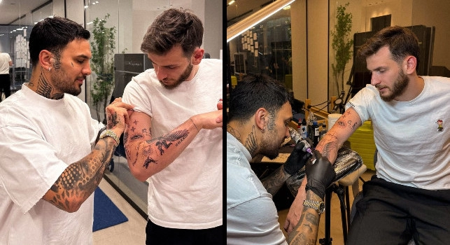 Kvaratskhelia sceglie il tatuatore napoletano che vola a Parigi, poi freestyle col pallone | FOTO & VIDEO