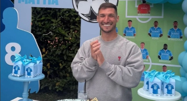 Siparietto tra Politano e il figlio di Spinazzola: l'azzurro <i>imbucato</i> alla festa di compleanno | FOTO