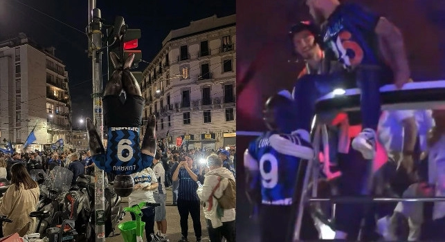 Lukaku a testa in giù, follia alla festa scudetto dell'Inter! Zazzaroni: Fa vomitare | FOTO & VIDEO