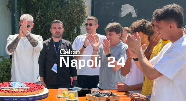 Conte dice addio ai giocatori del Napoli, grigliata a Castel Volturno con festa di compleanno | FOTOGALLERY