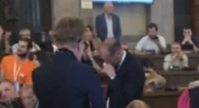 Allegri a Pescara si commuove al Premio Giovanni Galeone, l'ex Milan non trattiene le lacrime | FOTO