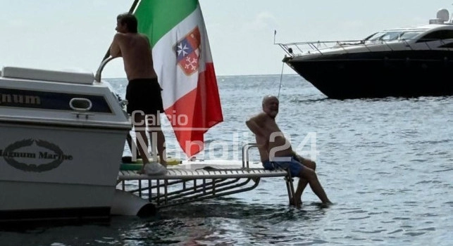 Addio amichevole confermato: relax per De Laurentiis e Conte assieme in barca ad Ischia | FOTO CN24
