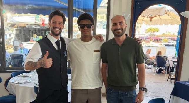 Giornata di relax per David Neres: ieri è stato a pranzo in una location da urlo | FOTO