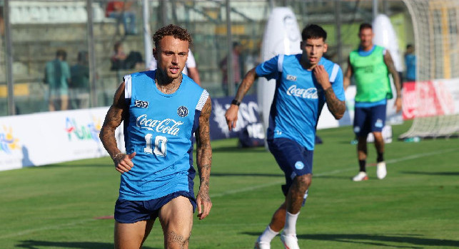 Ritiro Castel di Sangro Napoli 2026, giorno 1: Prisco e Lobotka 'jolly'! McTominay infiamma la partitella, ci sono Lucca e Gutierrez | DIRETTA VIDEO