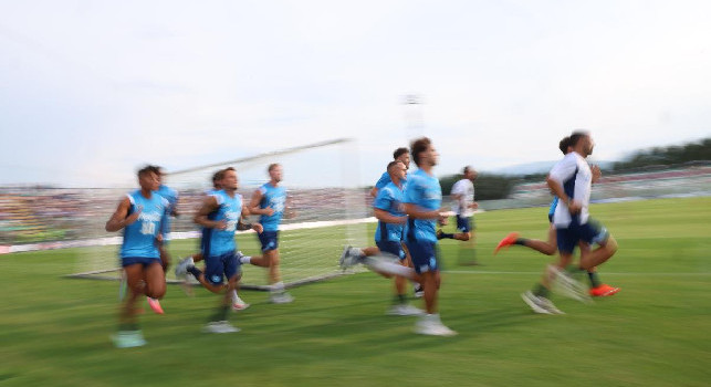 Ritiro Castel di Sangro Napoli 2026, giorno 3: caviglia sinistra fasciata per McTominay dopo chilometri di corsa, Olivera da record: 250 metri in 57 secondi! | DIRETTA VIDEO