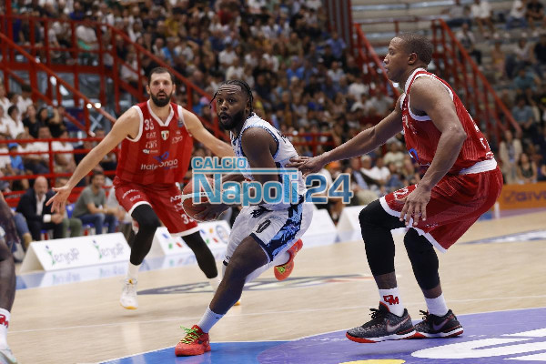 Impresa Fantastica Della Gevi Napoli Basket Battuti I Campioni D