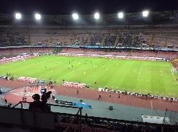Napoli-Young Boys 3-0 (47', 65', 83' De Guzman): hattrick olandese, azzurri a quota 9 nel Girone