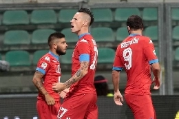 <i>Kiss Kiss Napoli</i>, Martino chiarisce: Non c'&egrave; mai stata un'offerta della Juve per Hamsik, ma solo...