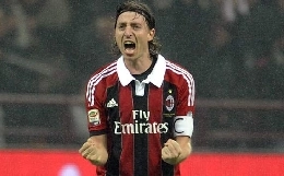 Milan, Montolivo: Contro il Napoli sar&agrave; la prova del 9. Sono forti in attacco, ma potranno soffrire in difesa