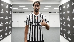 FOTO - Juventus, figuraccia su Twitter: il tedesco Khedira diventa belga
